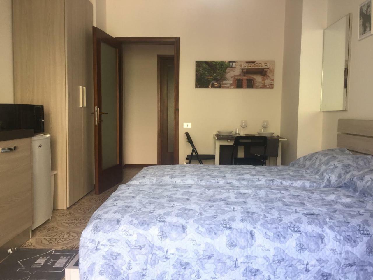 Room Verona Holidays Екстериор снимка
