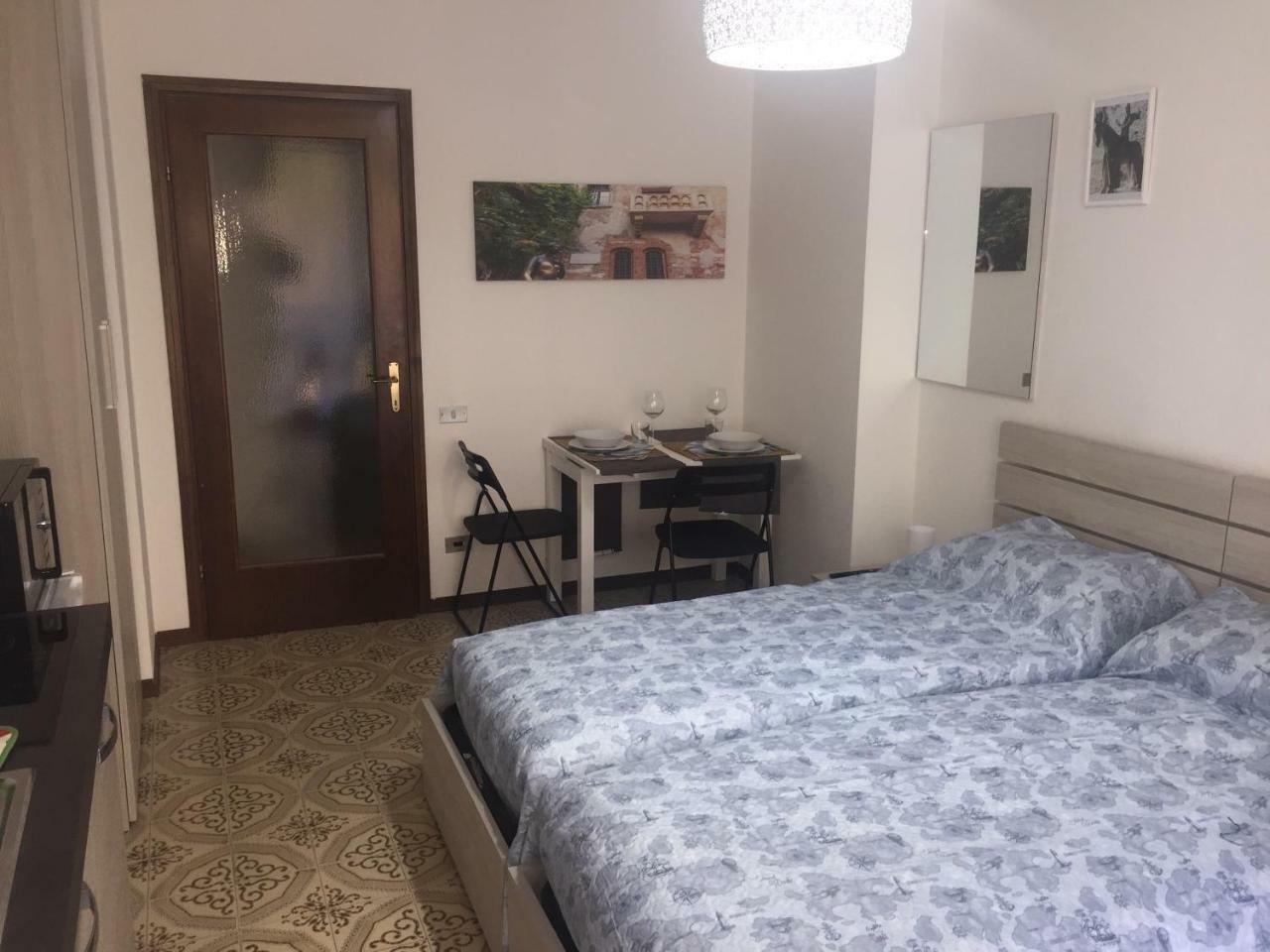 Room Verona Holidays Екстериор снимка