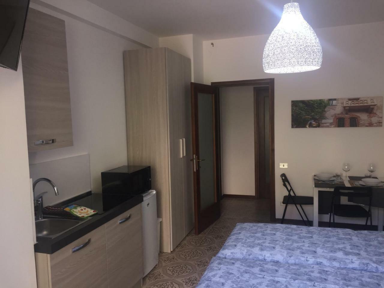 Room Verona Holidays Екстериор снимка